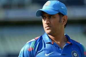 ఆఖరి బంతి వరకూ ఉత్కంఠ.. ధోనీ పథకం పారలేదు!!