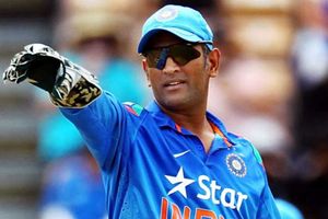 'ధోనీ 80 ఏళ్లకి వీల్ చైర్‌లో కూర్చున్నా.. నా జట్టే'