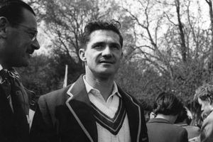 ఆ 4పరుగులు బ్రాడ్‌మన్ చేసుంటే బాగుండేది