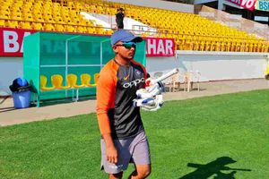 టెస్టుల్లో ఖాయమైన పృథ్వీషా అరంగేట్రం: సిరాజ్, విహారీలకు నో ప్లేస్