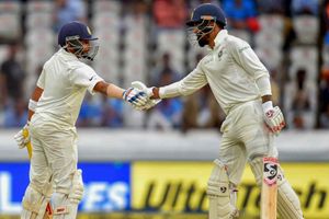 'క్రికెట్ ఆడేందుకే పుట్టాడు.. కిక్కు తలకెక్కించుకోకపోతేనే...'