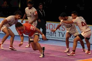 ప్రో కబడ్డీ: పుణె బోణీ, సొంతగడ్డపై తమిళ్ తలైవాస్ ఓటమి