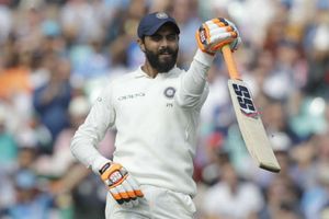 వెస్టిండీస్‌తో మ్యాచ్‌లో తొలి సెంచరీ నమోదు చేసుకున్న జడేజా