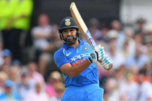 రోహిత్ ఆడగలడు.. మరో అవకాశమిచ్చి చూడండి: గంగూలీ