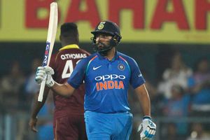 క్రీజులో నిలిస్తే చాలు.. పరుగులు అవే వస్తాయి: సెంచరీపై రోహిత్ శర్మ