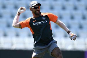 ఐపీఎల్ 2019: ధావన్ ఢిల్లీకేనా.. బదిలీలు ఎలా ఉన్నాయంటే..?