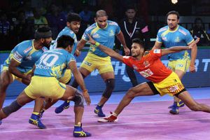 ప్రో కబడ్డీ: నర్వాల్ అదుర్స్, జైపుర్‌పై పట్నా పైరేట్స్‌ విజయం