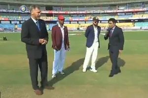 INDvWI: టాస్ గెలిచి బ్యాటింగ్ ఎంచుకున్న కోహ్లీ సేన, వెస్టిండీస్ కెప్టెన్ మార్పు