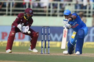 కోహ్లీని ఔట్ చేయడానికి అలా ప్లాన్ చేశారట!!