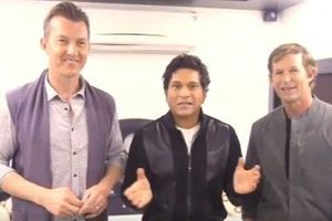 దీపావళి సంబరాల్లో సచిన్, బ్రెట్ లీ, జాంటీ రోడ్స్ (వీడియో)