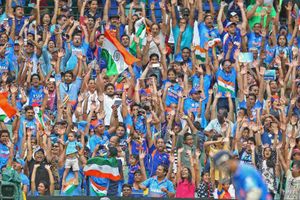 ఆసీస్-భారత్ తొలి టీ20కి 70 వేలా!!