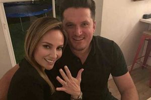 నిశ్చితార్థ సంబరాలు చేసుకుంటోన్న మాజీ కెప్టెన్‌