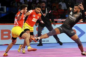 లీగ్‌లో పైరేట్స్‌ ఏడో విజయం.. వరుసగా నాలుగో విజయం