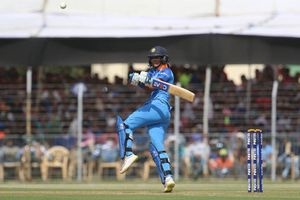 నొప్పి పెరగకూడదనే భారీ షాట్లు ఆడా: హర్మన్‌ప్రీత్