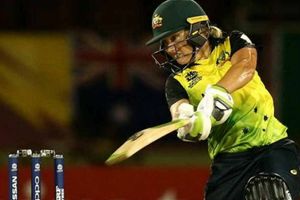 వరల్డ్ టీ20: సెమీస్‌కు ఆస్ట్రేలియా, పాకిస్థాన్ ఆశలు సజీవం