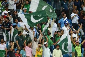 వరల్డ్ టీ20 మ్యాచ్ గురించి ఐసీసీపై మండిపడ్డ పాక్ ఫ్యాన్స్