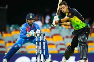 బ్రిస్బేన్‌లో తొలి టీ20: వర్షం అడ్డంకి, టీమిండియా విజయ లక్ష్యం 174