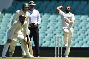 షాకు గాయం: వార్మప్ మ్యాచ్‌లో నిరాశపరిచిన భారత బౌలర్లు (వీడియో)