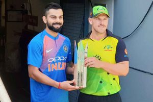 గబ్బాలో తొలి టీ20: భారత జట్టు ప్రకటన, కీపర్‌గా పంత్, పాండ్యాకు చోటు