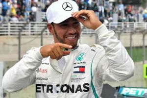 భారత్ వంటి పేద దేశంలో ఎఫ్1 రేసులా?: హామిల్టన్ సంచలనం