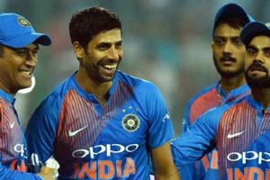 కోహ్లీకి వెలకట్టలేని సాయం, ధోనికి మద్దతు ప్రకటించిన ఆశిష్ నెహ్రా