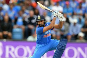 రోహిత్ టెస్టుల్లోనూ ధీటుగా, తొలి ఇన్నింగ్స్‌లో పరుగులు వస్తేనే..