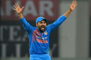 'ఎలాంటి తప్పిందం చేయకుండా.. రాణించాడు రోహిత్‌'