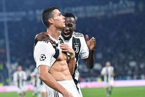 ట్విట్టర్‌లో ట్రోల్: రొనాల్డో సిక్స్ ప్యాక్ సంబరాలపై మాంచెస్టర్ ఫ్యాన్స్ మండిపాటు