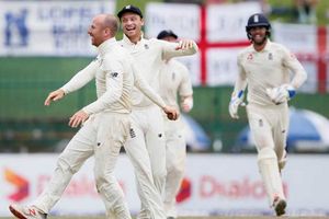 సొంతగడ్డపై రెండో టెస్టులోనూ లంకకు పరాజయమే!