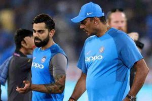 'కోహ్లీ.. రవిశాస్త్రిని డ్రింక్‌కి పిలవకపోతే..!!'