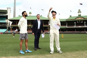 టాస్‌కు షార్ట్‌తో వెళ్లిన విరాట్ కోహ్లీ: ట్విట్టర్‌లో ట్రోల్ చేస్తోన్న అభిమానులు