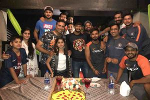 పుట్టినరోజు నాడు వీవీఎస్‌ లక్ష్మణ్‌ను సర్‌ప్రైజ్‌ చేసిన సతీమణి