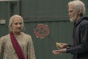 గుర్తు పట్టలేనంతగా!: ముసలివారి వేషంలో కిదాంబి శ్రీకాంత్, అశ్విని పొన్నప్ప (వీడియో)