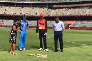 బిగ్ బాష్ లీగ్‌లో టాస్ 2 సార్లు ఎందుకేశారో తెలుసా?