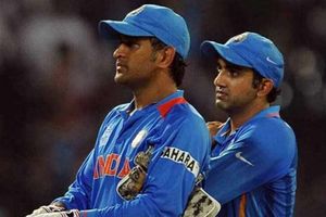 'ఆ మ్యాచ్‌లో ధోనీ అనూహ్యంగా నిర్ణయాలు మార్చేశాడు'