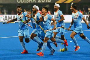 కీలక పోరుకు ముందు హాకీ ఆటగాళ్లకు 'గెట్ అవుట్' అంటూ పరాభవం!!
