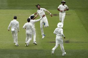 అడిలైడ్ టెస్ట్: ఆస్ట్రేలియాపై అరుదైన రికార్డు నెలకొల్పిన ఇషాంత్ శర్మ