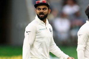 'కోహ్లీ హద్దుమీరుతున్నాడు.. అతని ప్రవర్తన ఏం బాగాలేదు'(వీడియో)