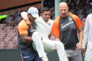 ఆసీస్‌తో సిరీస్ మొత్తానికి పృథ్వీ షా దూరం: మయాంక్, పాండ్యాలకు పిలుపు