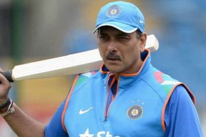 కూర్చొని విమర్శలు గుప్పించడం సులువైన పనే: రవి శాస్త్రి