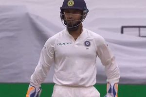 తాత్కాలిక కెప్టెన్ వచ్చాడు, మాట్లాడటం తప్ప ఇంకేం చేయడు?: నోటికి పనిచెప్పిన పంత్