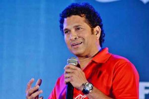 తినే సమయం కన్నా.. జిమ్‌లలోనే ఎక్కువ సమయం గడపండి: సచిన్