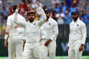 కోహ్లీని విలన్‌ని చేద్దామనుకుంటున్నారా.. మీరలా చేయలేదా?