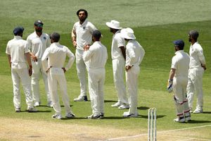 మేం సంతోషపడుతుంటే.. ఇషాంత్ కోపంతో ఊగిపోతున్నాడు: కోహ్లీ