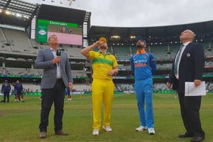 India Vs Australia, 3rd ODI: భారత్ ఫీల్డింగ్, వన్డేల్లో శంకర్ అరంగేట్రం