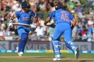 2nd ODI: రోహిత్-ధావన్ జోడీ దెబ్బకు సచిన్-సెహ్వాగ్ రికార్డు బద్దలు