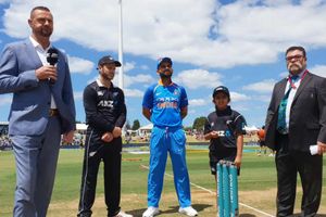 IN vs NZ, 2nd ODI: టాస్ గెలిచి బ్యాటింగ్ ఎంచుకున్న టీమిండియా