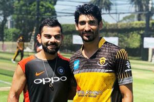 ఫోటోలు: సిడ్నీలో చరిత్ర సృష్టించేందుకు పాక్ పేసర్లతో కోహ్లీ నెట్ ప్రాక్టీస్!