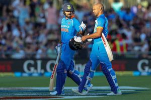 నేపియర్: సూర్యూడు అడ్డుపడటంతో నిలిచిన భారత్-న్యూజిలాండ్ మ్యాచ్