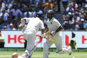 పూజారా డిఫెన్స్ దుర్భేద్యం, ఆసీస్ బౌలర్లను ఉతికారేశాడు: మయాంక్